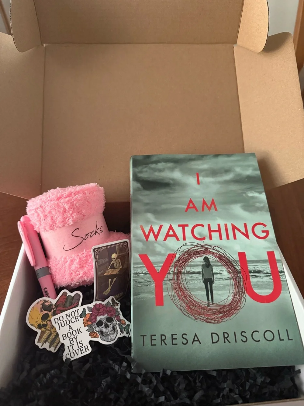MEDIUM Blind Book Mystery Box : Blind Date With a Book